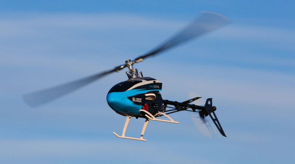 Hélicoptère radiocommandé Blade 300 CFX